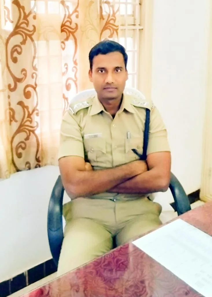  No one should sleep hungry ... DSP dealt with the crisis of luggage .. !!!